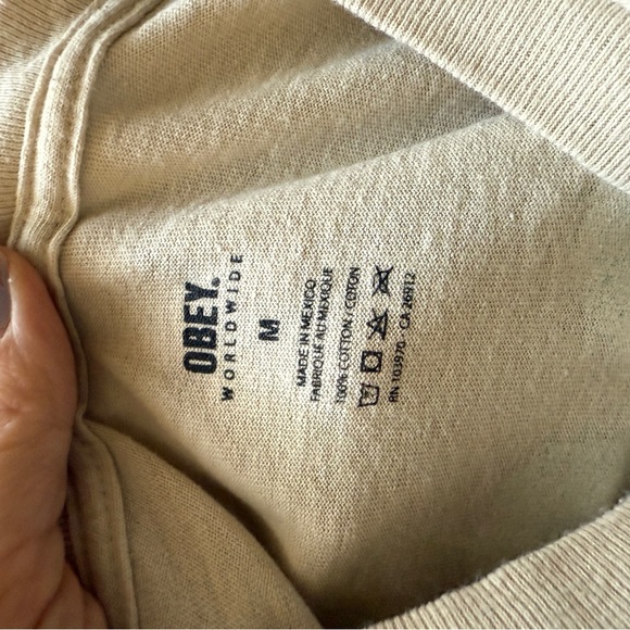 Obey Men’s Short Sleeve Cream and Green Tee Shirt Casual Skate Zumiez - Picture 3 of 3